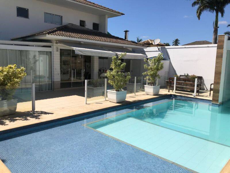 #73 - Casa em condomínio para Venda em Campos dos Goytacazes - RJ