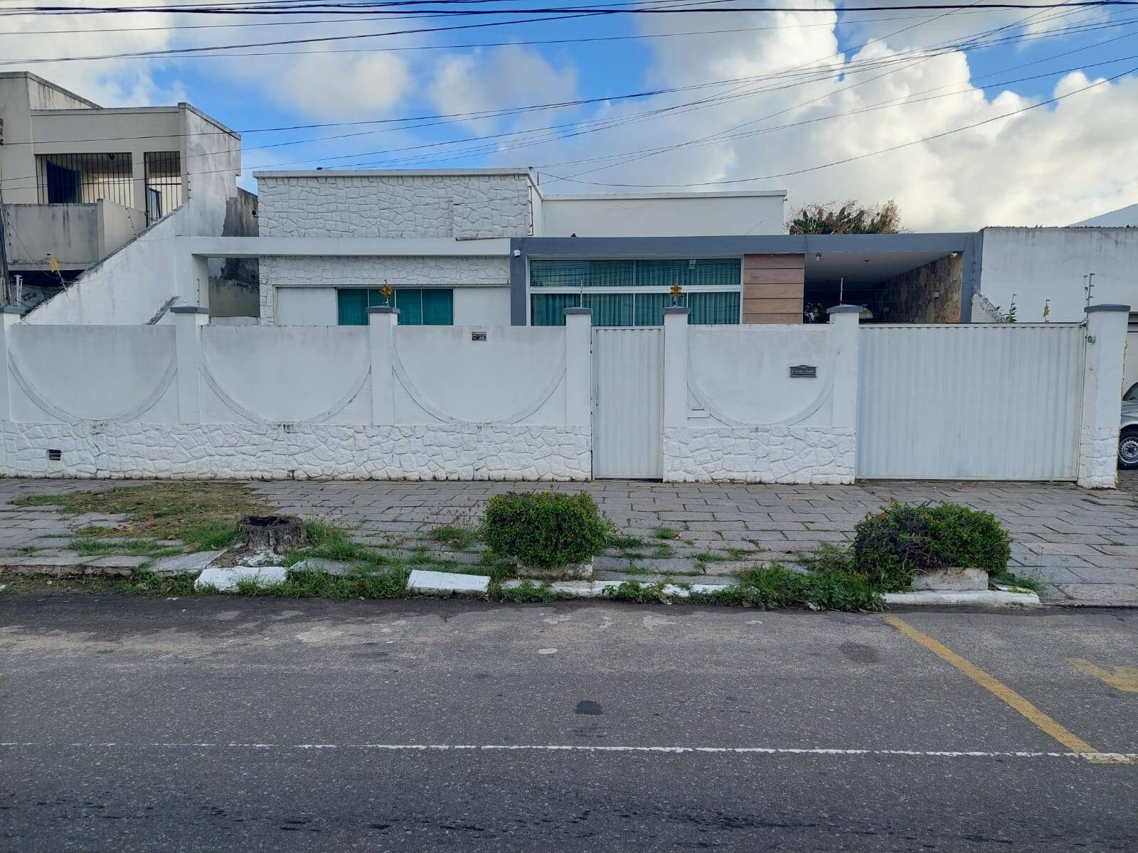 #201 - Casa para Venda em Campos dos Goytacazes - RJ