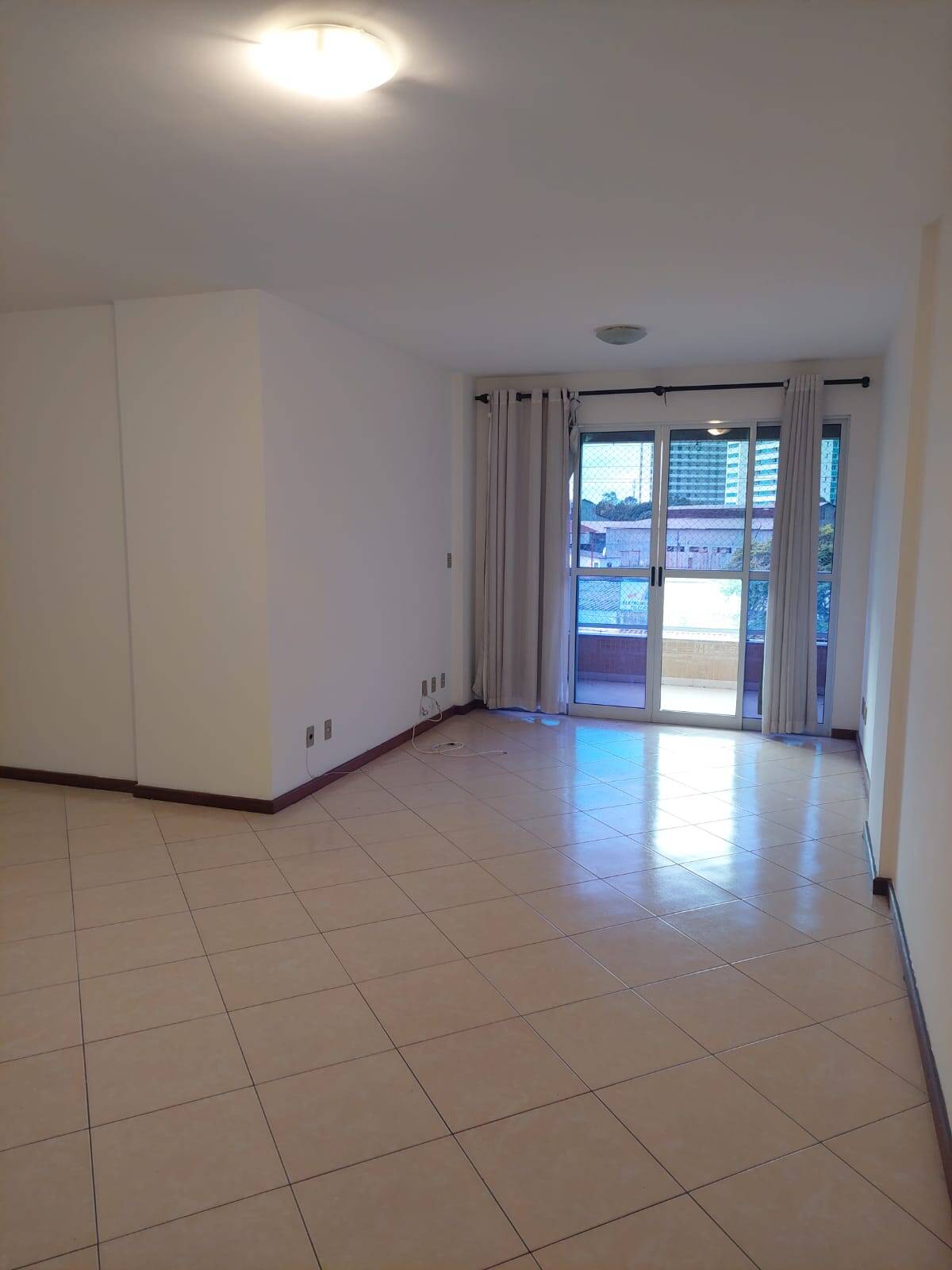#210 - Apartamento para Venda em Campos dos Goytacazes - RJ