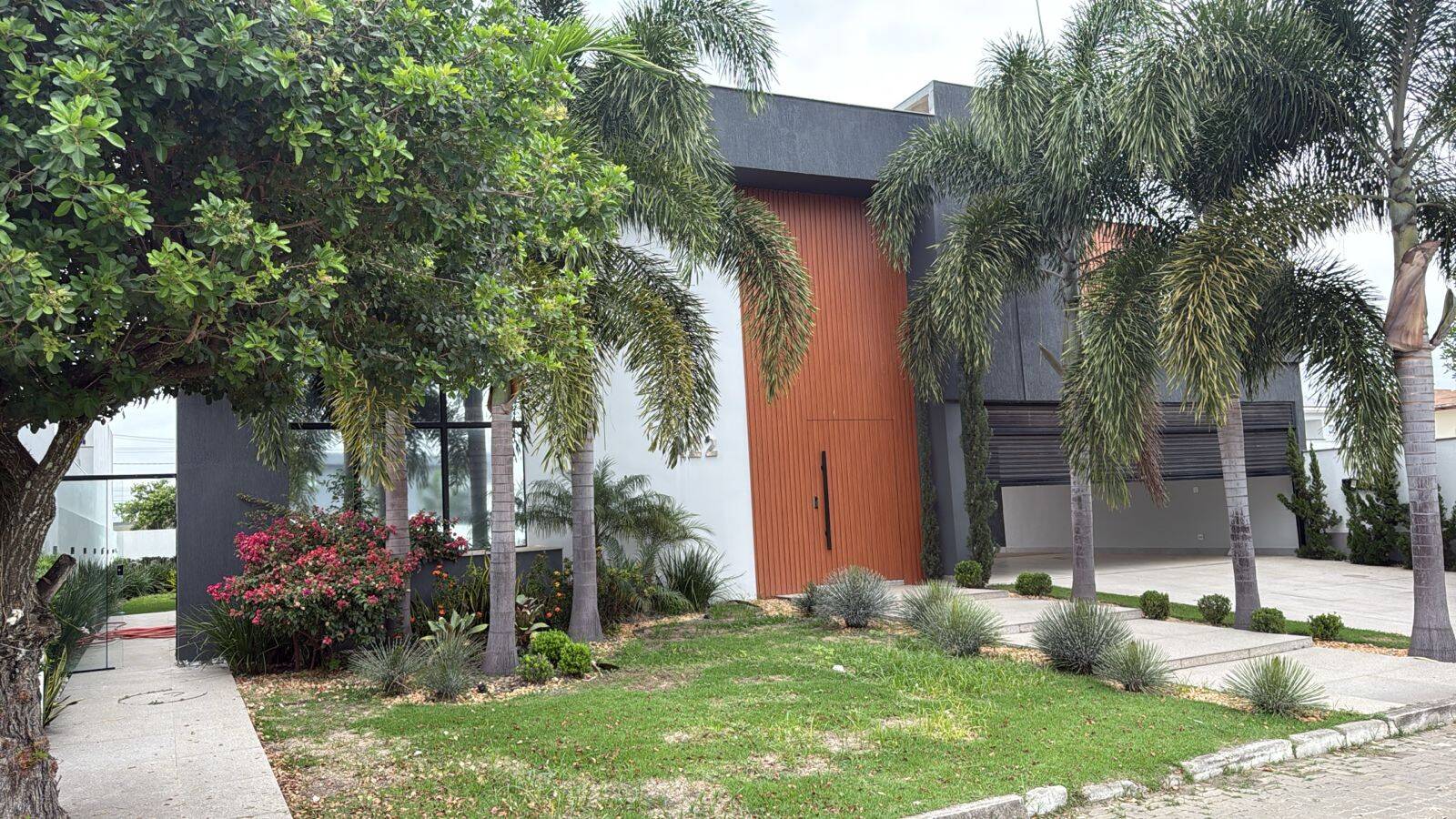 #664 - Casa em condomínio para Locação em Campos dos Goytacazes - RJ