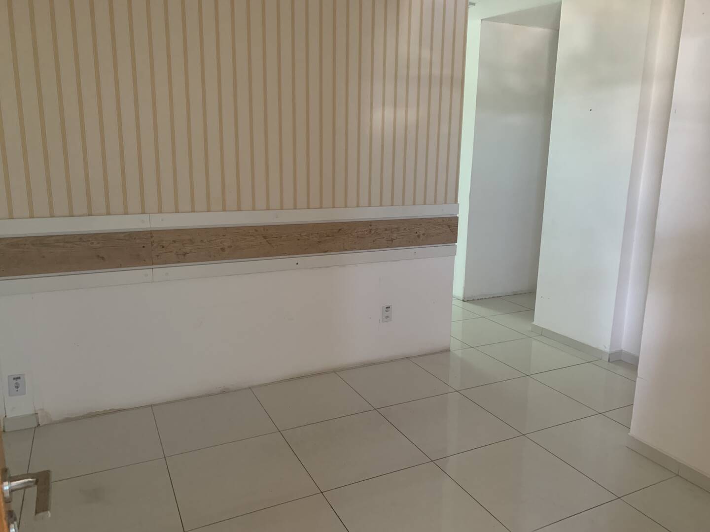 #682 - Sala para Venda em Campos dos Goytacazes - RJ