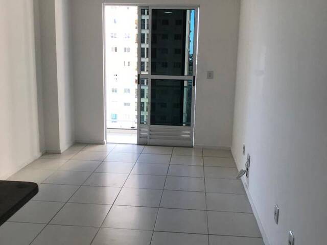 #318 - Apartamento para Locação em Campos dos Goytacazes - RJ