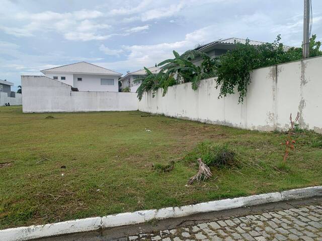 #677 - Terreno em condomínio para Venda em Campos dos Goytacazes - RJ